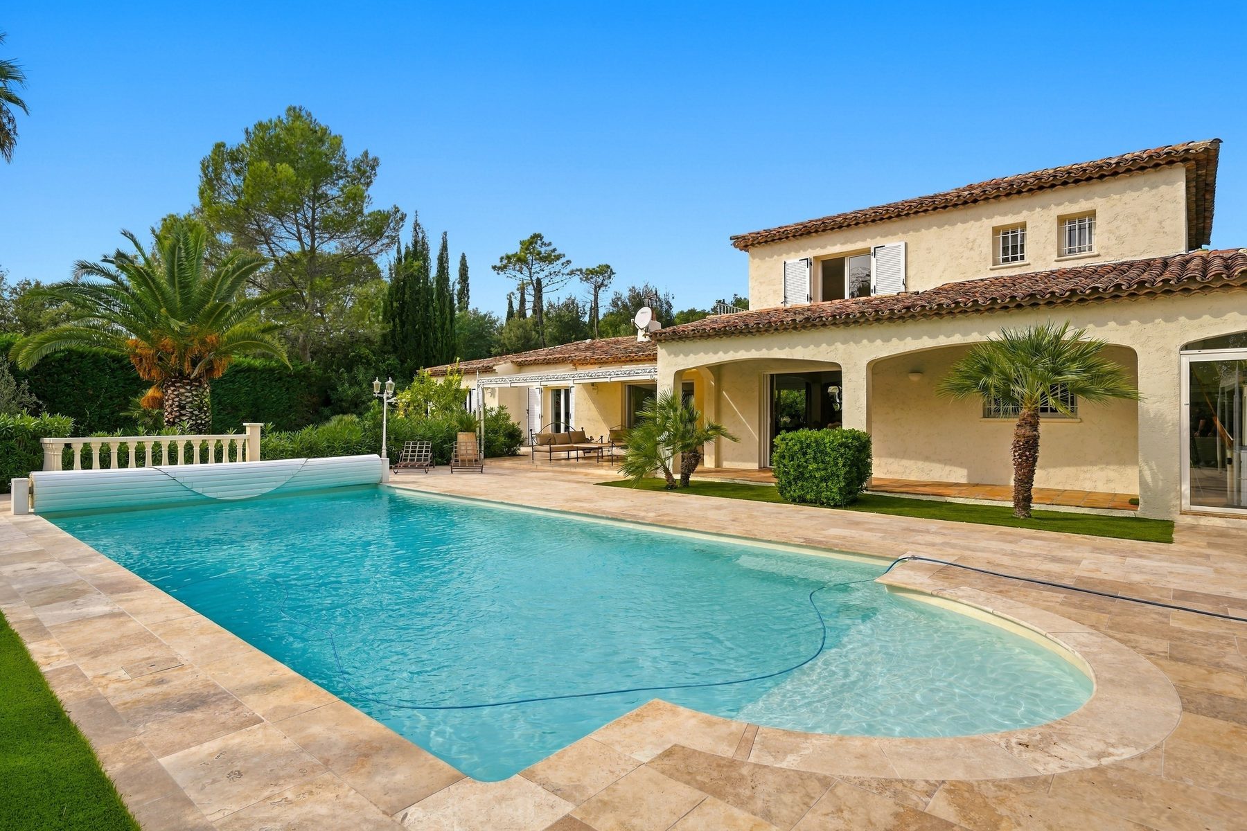Villa provençale avec piscine, Roquebrune-sur-Argens · Var – reportage FBE Studio